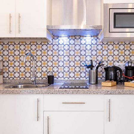 Nine O'Clock Metrosol Apartment Севиля Стая снимка