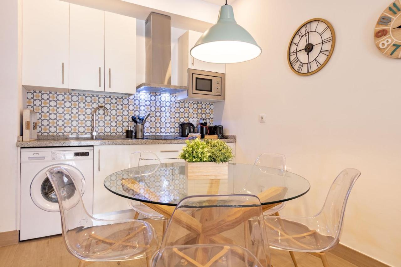Nine O'Clock Metrosol Apartment Севиля Екстериор снимка