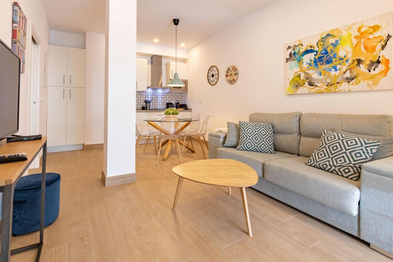 Nine O'Clock Metrosol Apartment Севиля Екстериор снимка