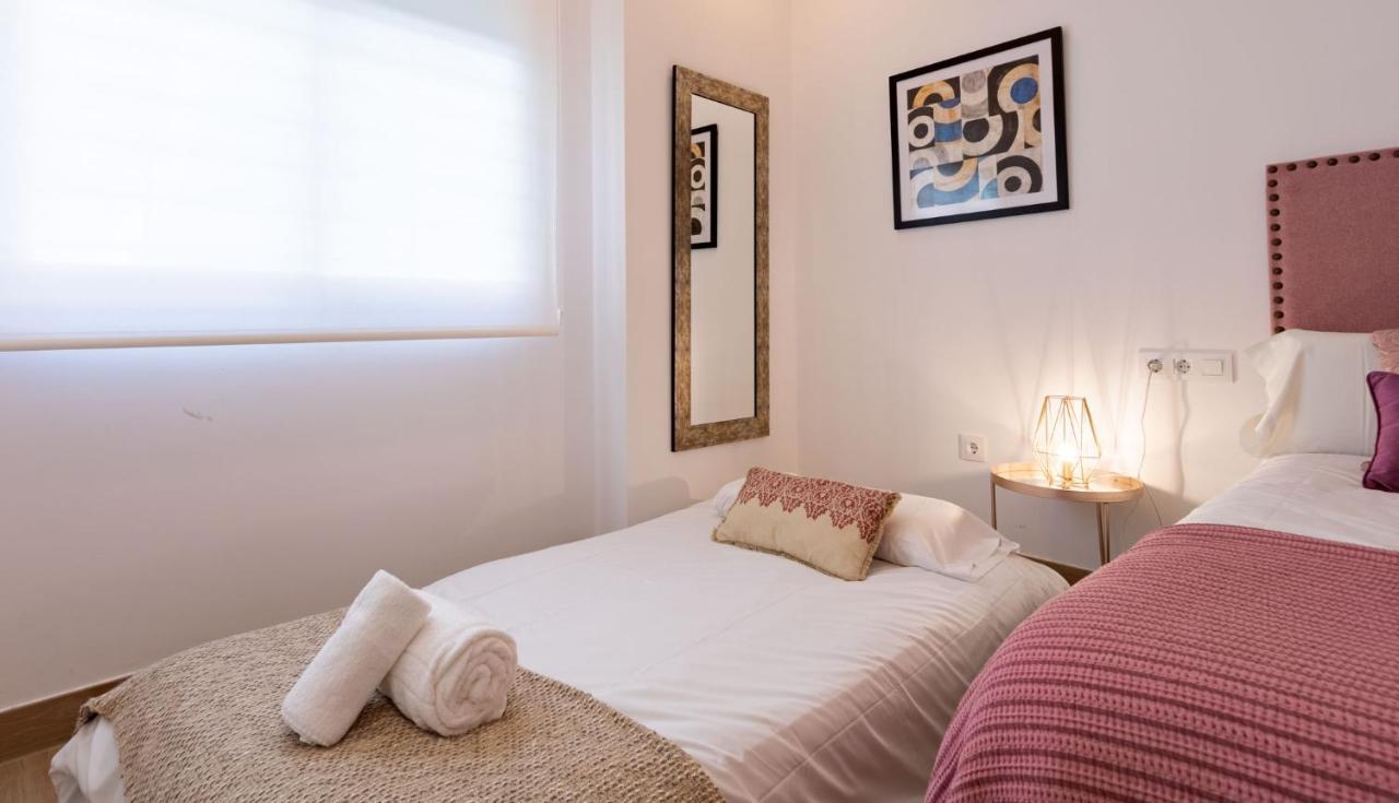 Nine O'Clock Metrosol Apartment Севиля Екстериор снимка