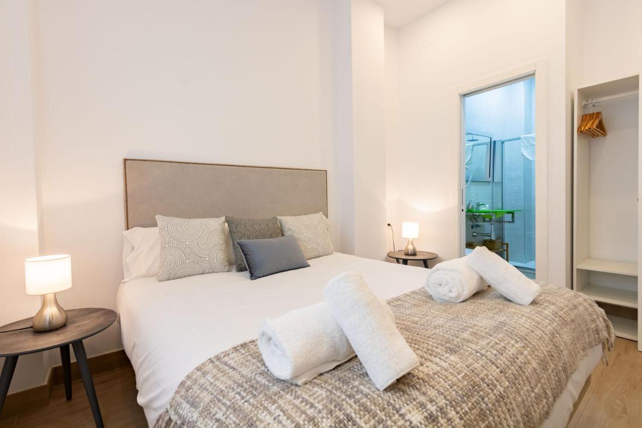 Nine O'Clock Metrosol Apartment Севиля Екстериор снимка