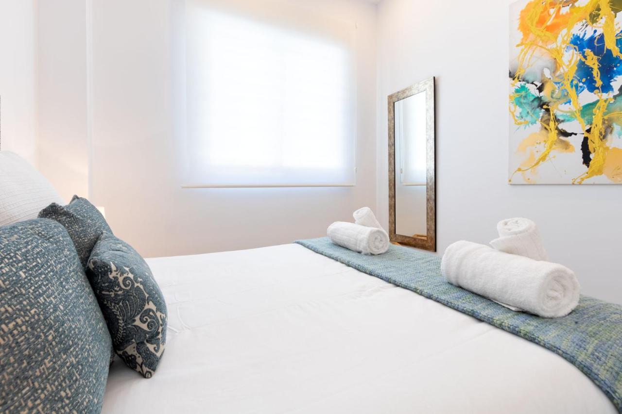 Nine O'Clock Metrosol Apartment Севиля Екстериор снимка