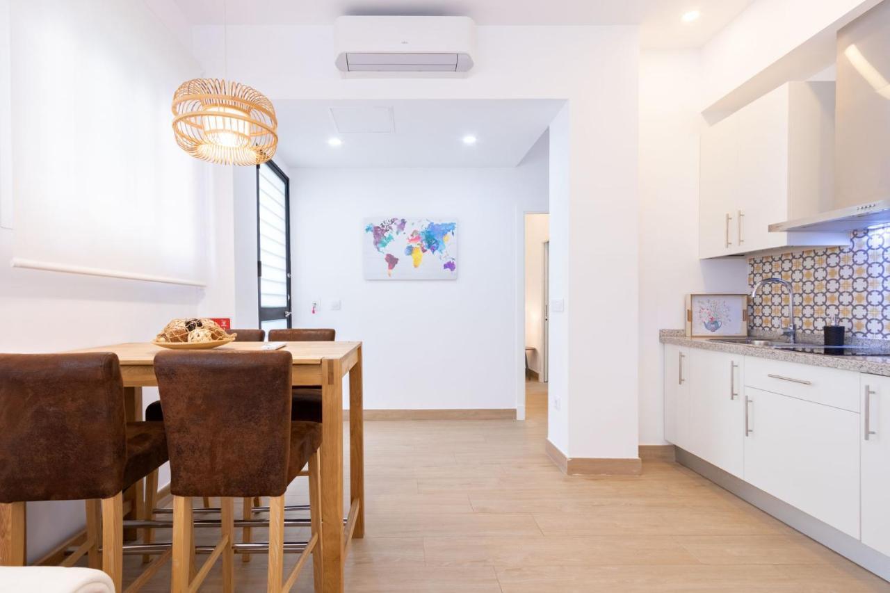Nine O'Clock Metrosol Apartment Севиля Екстериор снимка