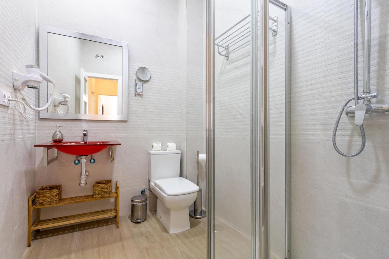 Nine O'Clock Metrosol Apartment Севиля Екстериор снимка