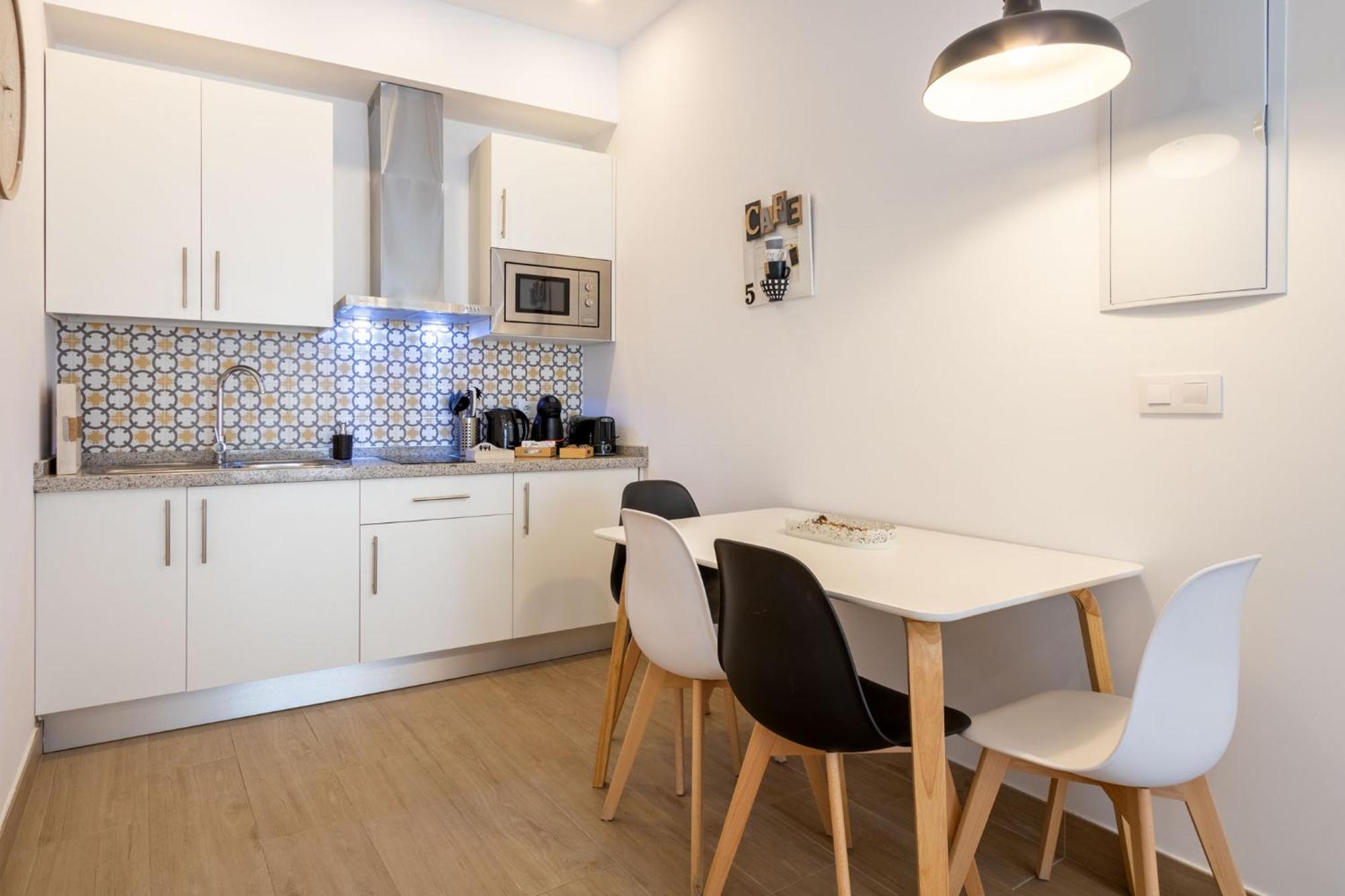 Nine O'Clock Metrosol Apartment Севиля Стая снимка